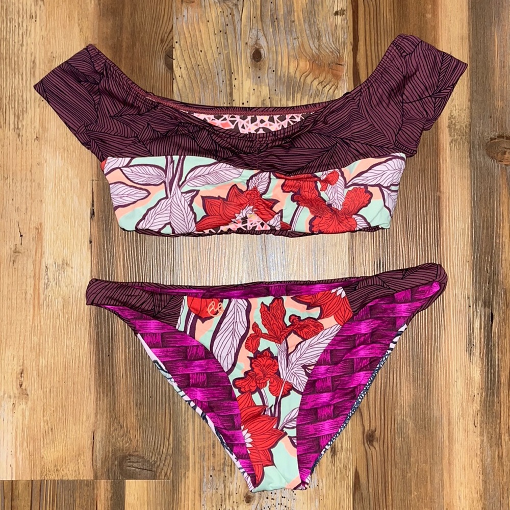 Maaji Off-the-shoulder reversible bikini swimsuit set (Size M)